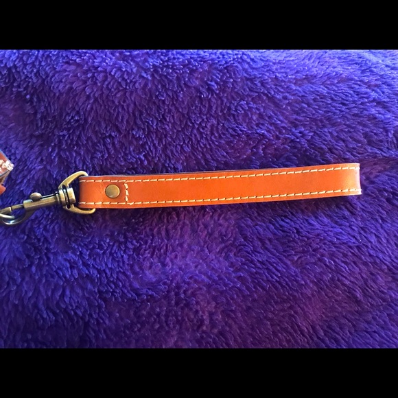 NWOT, Patricia Nash Wristlet ECWOT - Picture 4 of 10